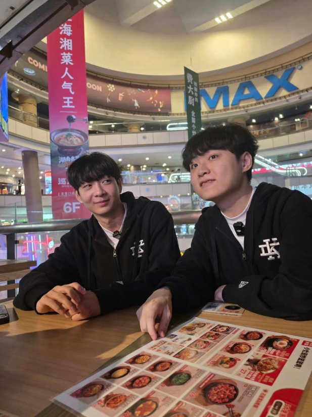 Showmaker和Ghost、Lucid一起去外滩打卡